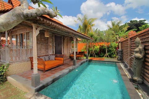 Bedroom, Swimming pool, Swimming pool