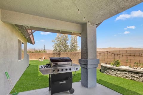 Stunning Joshua Home with Pool, Spa, & Game Room! Villa in Yucca Valley
