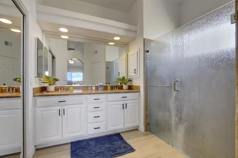 Stunning Joshua Home with Pool, Spa, & Game Room! Villa in Yucca Valley