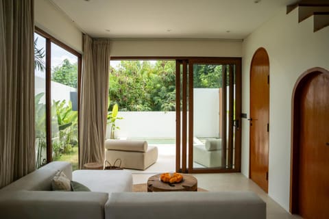 Living room, Photo of the whole room, Seating area, Garden view, Pool view, Swimming pool