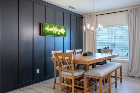 Modern Emerson retreat close to LakePoint Sports House in Cartersville