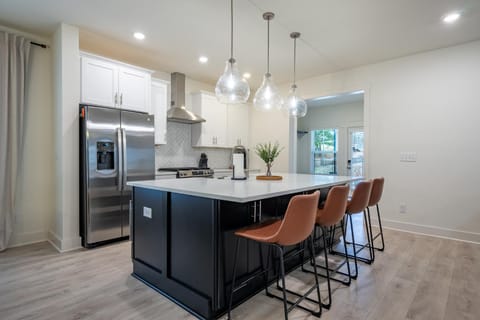 Modern Emerson retreat close to LakePoint Sports House in Cartersville