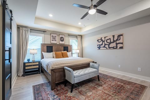 Modern Emerson retreat close to LakePoint Sports House in Cartersville