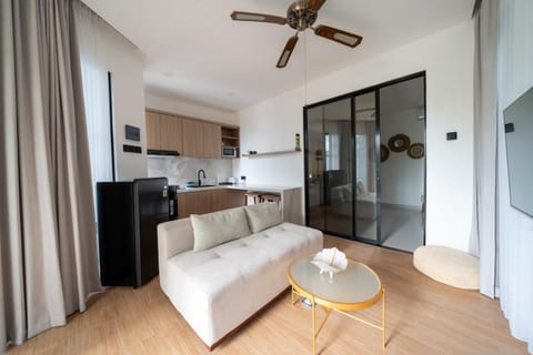 Kitchen or kitchenette, Living room, kitchen