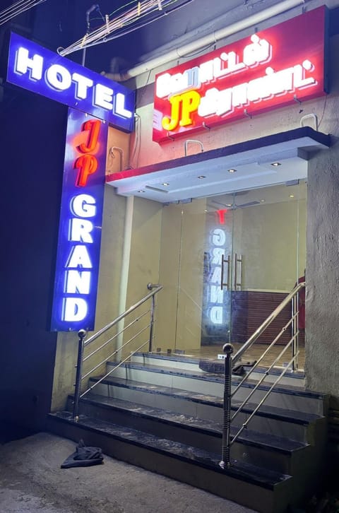 Facade/entrance, Night
