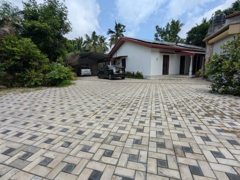 Facade/entrance, Garden, Parking