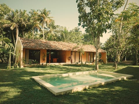Property building, Garden, Swimming pool