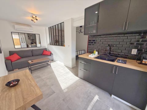 L'Esterel Appartements Plage 450m & Gare Saint-Raphael 950m Apartment in Saint-Raphael