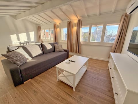 L'Esterel Appartements Plage 450m & Gare Saint-Raphael 950m Apartment in Saint-Raphael