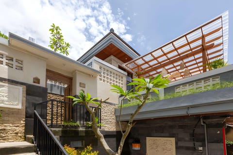 Property building, Day