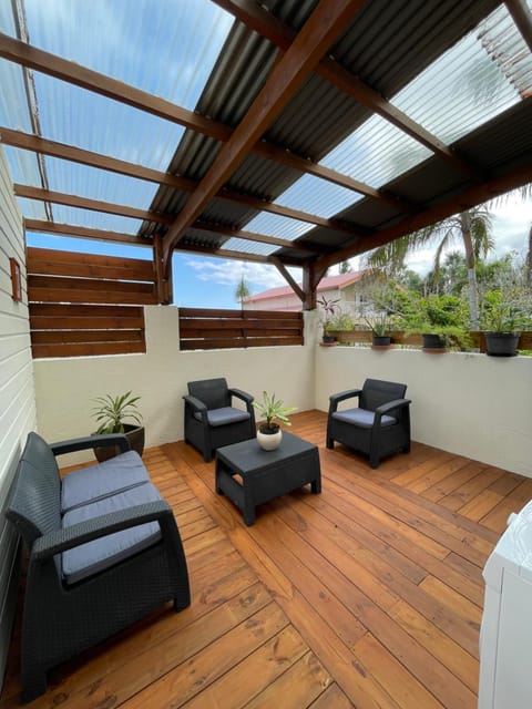 Patio, Day, Balcony/Terrace