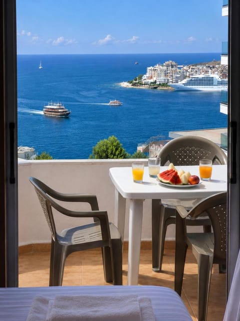 Day, Natural landscape, View (from property/room), Balcony/Terrace, Food and drinks, Food, Sea view, Drinks