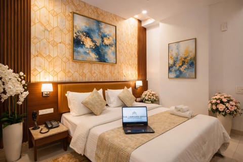 Bed, TV and multimedia, Bedroom