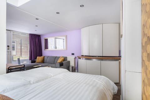 Bed, Kitchen or kitchenette, Photo of the whole room, Bedroom
