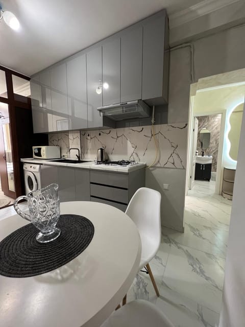 Kitchen or kitchenette, minibar, stove, kitchen