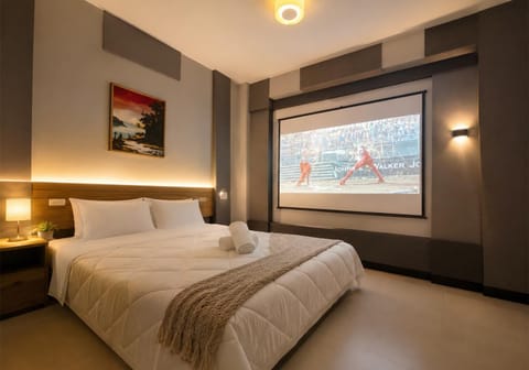 Photo of the whole room, Bedroom
