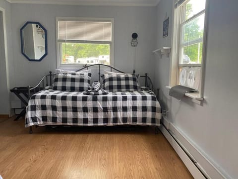 Caseville Splash and Sand Beach House House in Caseville