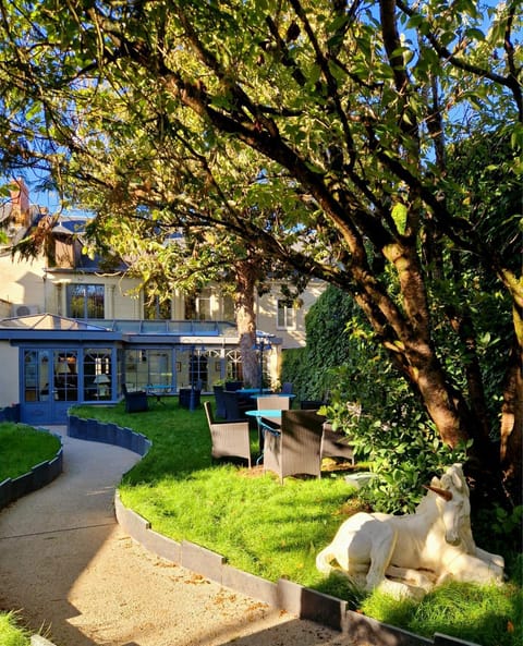 Property building, Garden view
