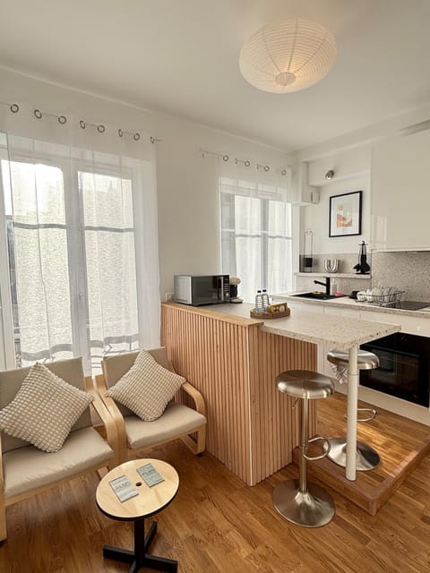 Kitchen or kitchenette, Living room, Dining area, stove