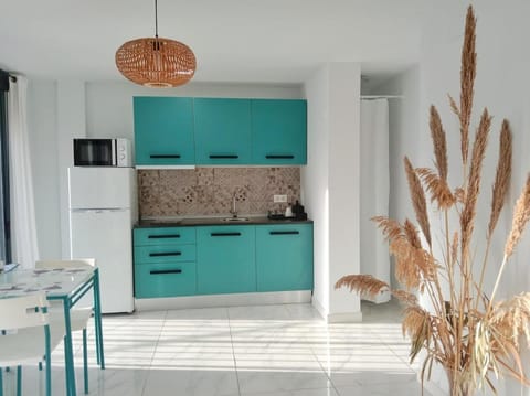 Kitchen or kitchenette, kitchen