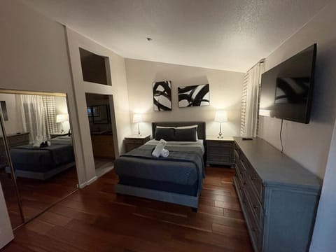 Luxury Executive Townhome in San Jose Ideal for Business, Extended Stays Villa in San Jose