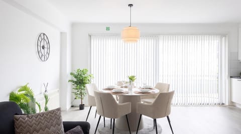 Seating area, Dining area