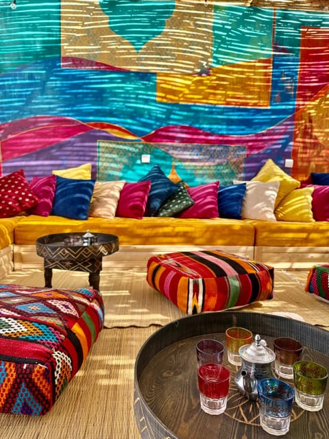 Balcony/Terrace, Lounge or bar, Food and drinks, Seating area, Drinks, minibar