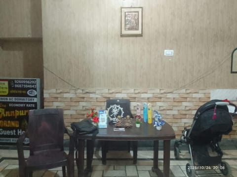 Lobby or reception, Seating area