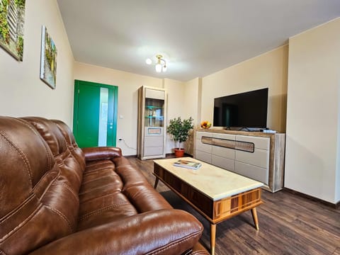 Communal lounge/ TV room, Seating area