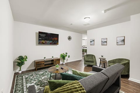 TV and multimedia, Living room, Seating area