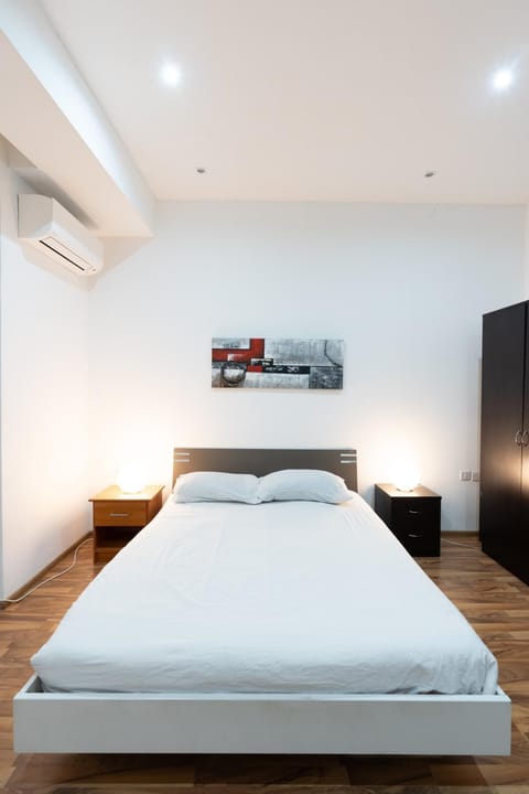 Blue Line Sliema2 Vacation rental in Saint Paul's Bay