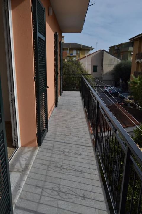 Happy House Diano Marina XL Apartment in San Bartolomeo al Mare