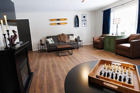 TV and multimedia, Living room, Seating area