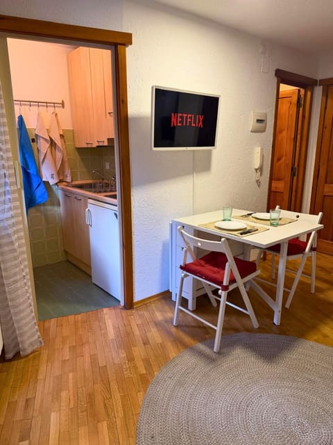 TV and multimedia, Kitchen or kitchenette, Dining area