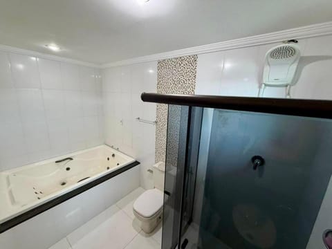 Hot Tub, Bathroom