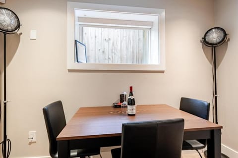 Modern Bright Suite Self Check-In Apartment in North Vancouver