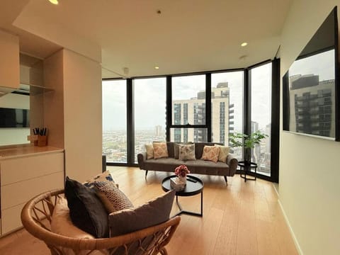 TV and multimedia, Living room, Seating area, Evening entertainment