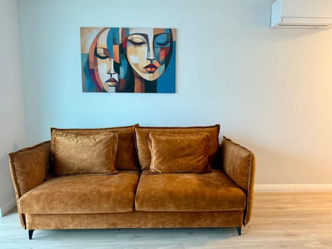 Seating area, air conditioner