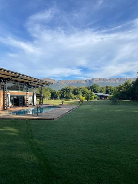 Property building, Garden, Garden view, Mountain view, Swimming pool
