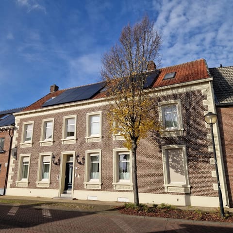 Property building, Street view