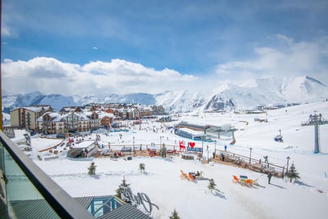 Nearby landmark, Day, People, Natural landscape, Winter, Skiing, Mountain view, group of guests