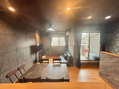 Living room, Diving