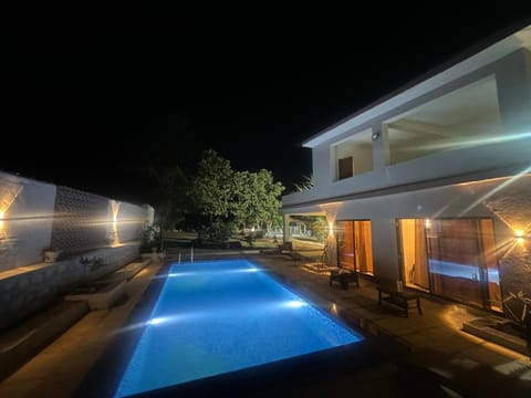 Night, Pool view, Swimming pool, sunbed