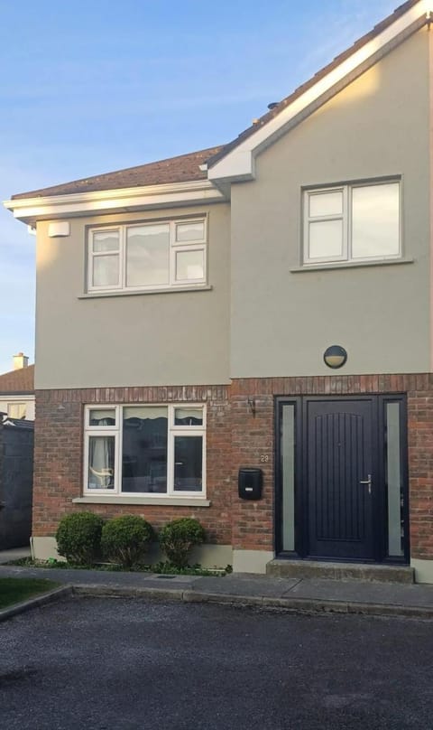 4 Bed House ideal to explore Galway & The West House in Galway