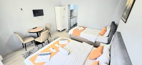 Communal lounge/ TV room, Living room, Photo of the whole room, Seating area, Bedroom