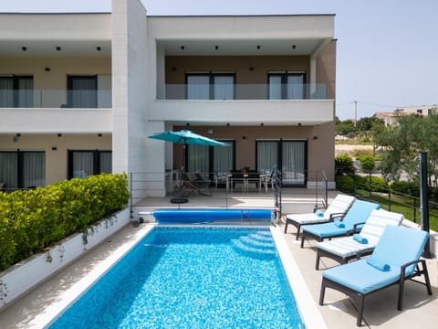 Balcony/Terrace, Pool view, Swimming pool