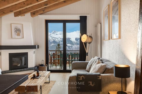 Living room, Seating area, Mountain view