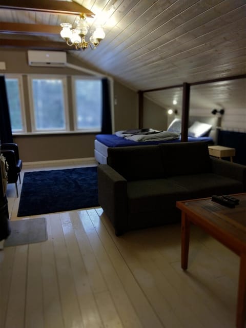 Navy Condo for 6, free parking Apartment in Turku