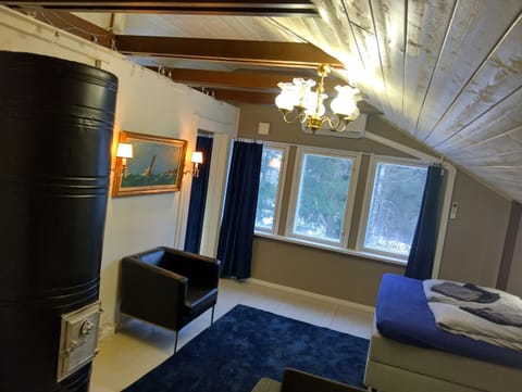 Navy Condo for 6, free parking Apartment in Turku