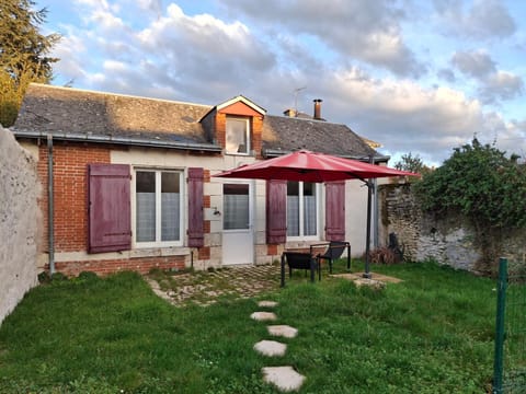 Property building, Garden, Balcony/Terrace